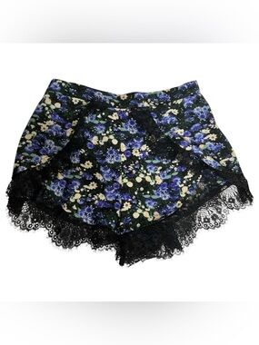 FOREVER 21 Boho Floral Print Shorts with Lace Detailing Blue Size Medium